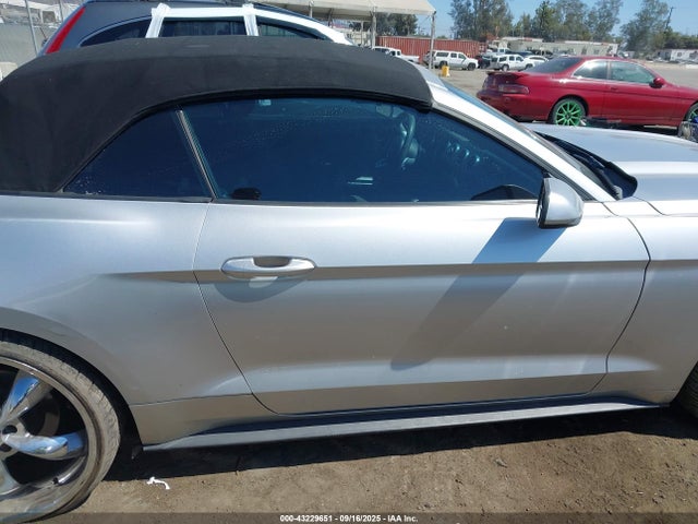 1FATP8EM1F5400976 Ford 2015