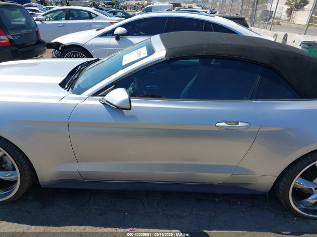 1FATP8EM1F5400976 Ford 2015