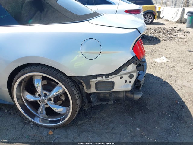 1FATP8EM1F5400976 Ford 2015