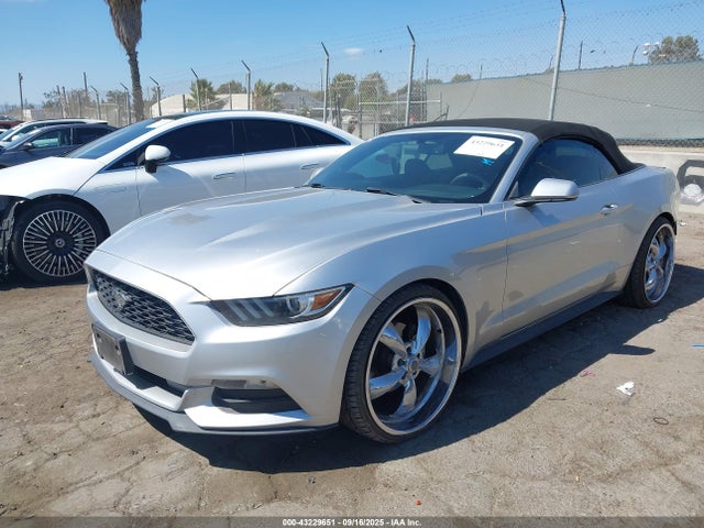 1FATP8EM1F5400976 Ford 2015