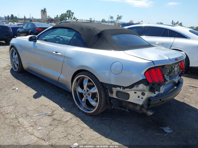 1FATP8EM1F5400976 Ford 2015
