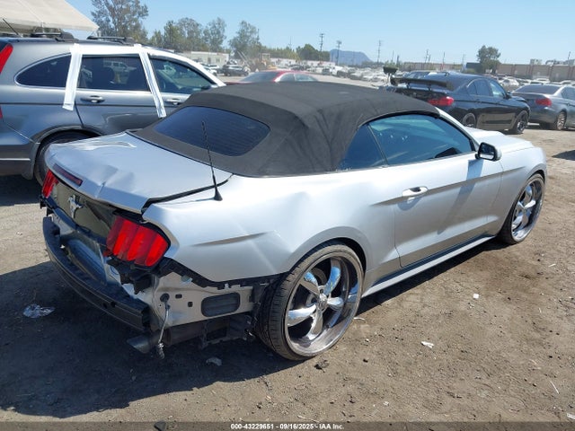 1FATP8EM1F5400976 Ford 2015
