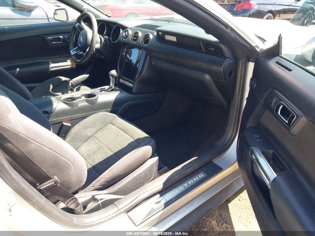 1FATP8EM1F5400976 Ford 2015