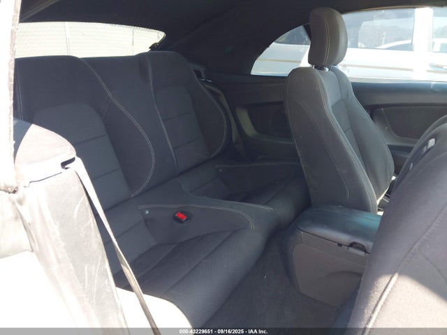 1FATP8EM1F5400976 Ford 2015