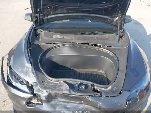 2025 TESLA MODEL 3 5YJ3E1EA5SF936898 Photo 9