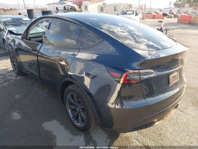 2024 TESLA MODEL Y 7SAYGDEE0RF160746 Photo 2