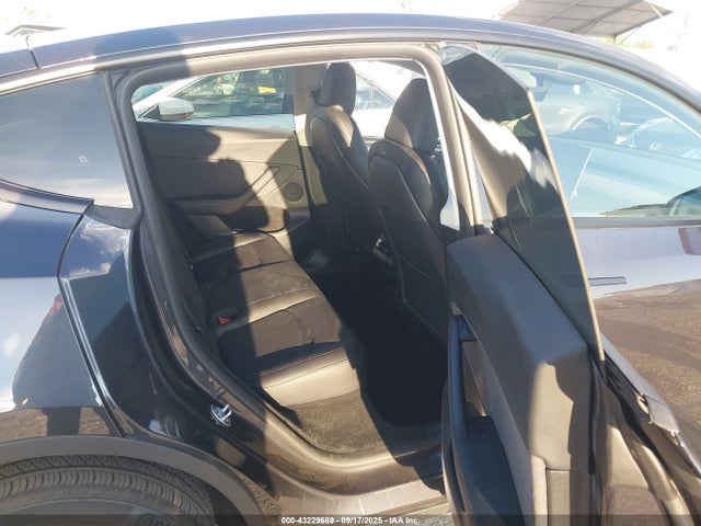 2024 TESLA MODEL Y 7SAYGDEE0RF160746 Photo 7