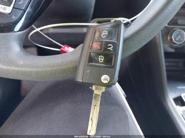 Volkswagen 2018 2018 3VV1B7AX4JM121682 Image 11