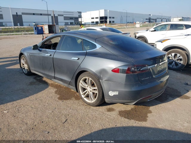 2014 TESLA MODEL S 5YJSA1H18EFP48576 Photo 2