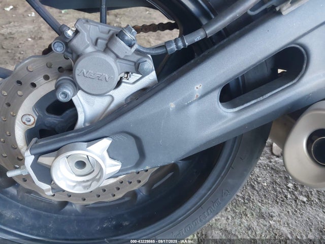 Yamaha FZ07 2017 JYARM06E0HA012634 Image 15