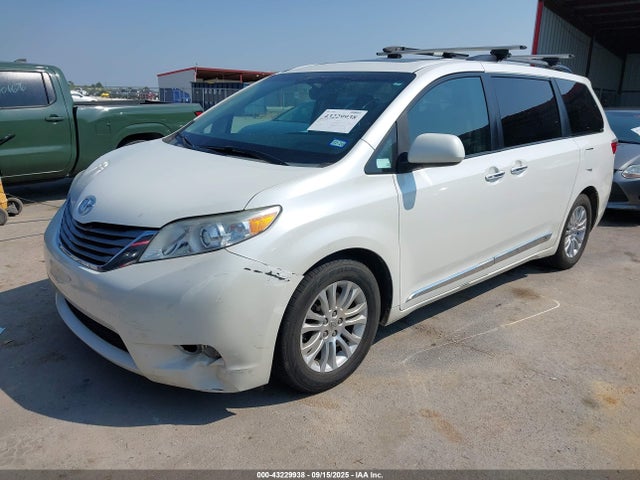 Toyota 2gr-fks 2015 5TDYK3DCXFS672690 Image 2