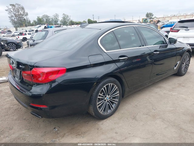 WBAJE5C54JG917748 BMW 540I