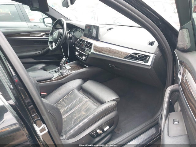 WBAJE5C54JG917748 BMW 540I