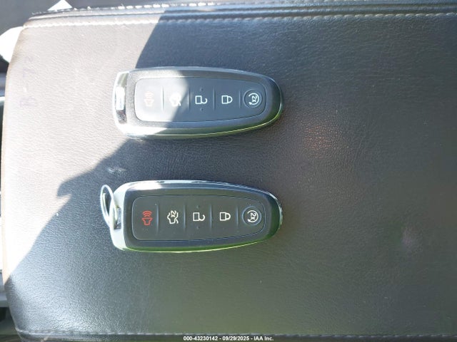 1FMCU0J90HUC99312 Ford Escape