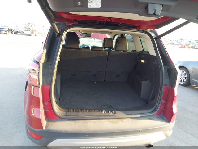 1FMCU0J90HUC99312 Ford Escape