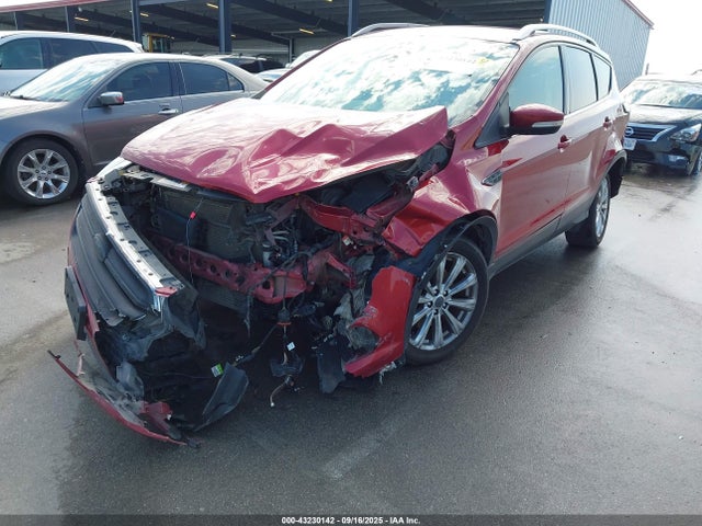 1FMCU0J90HUC99312 Ford Escape