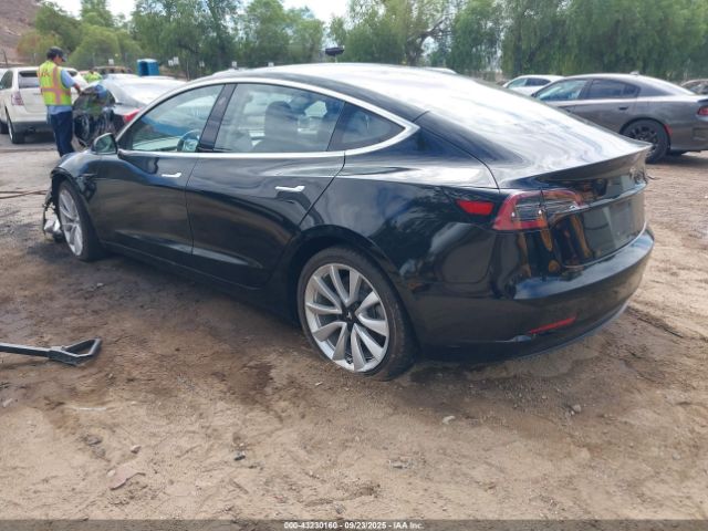 2018 TESLA MODEL 3 5YJ3E1EA2JF061133 Photo 2