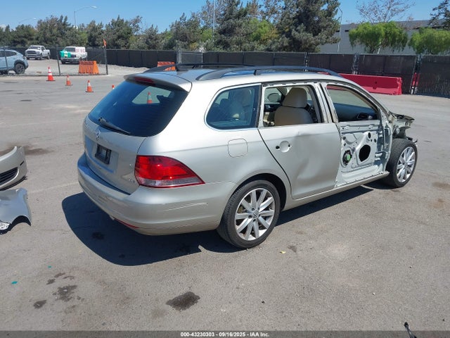 Volkswagen 2014 2014 3VWPL7AJ8EM618058 Image 4
