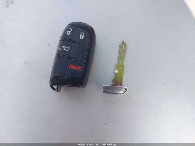 1C3CCCAB9FN637426 Chrysler 2015