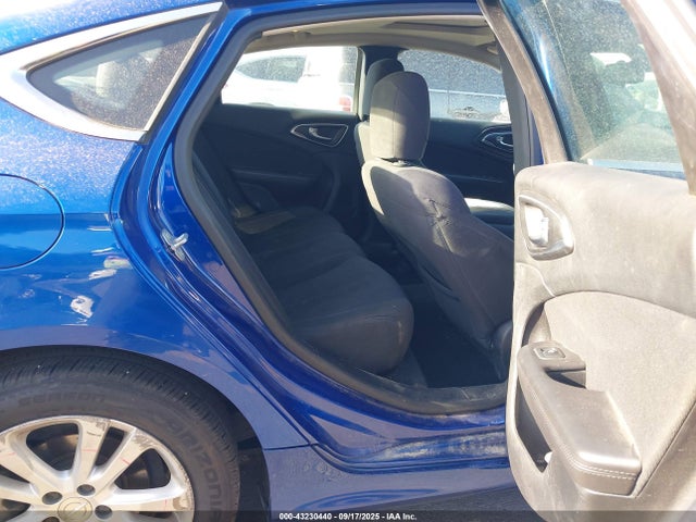 1C3CCCAB9FN637426 Chrysler 2015