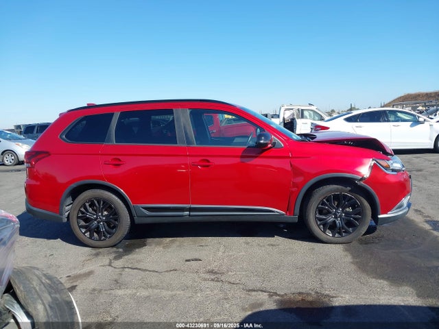 Mitsubishi mivec 2018 JA4AD3A32JZ054359 Image 13