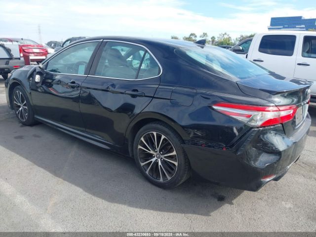 2019 TOYOTA CAMRY 4T1B11HK3KU784697 Photo 2