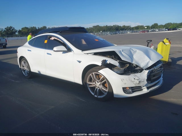 2016 TESLA MODEL S 5YJSA1E15GF130672 Photo 0