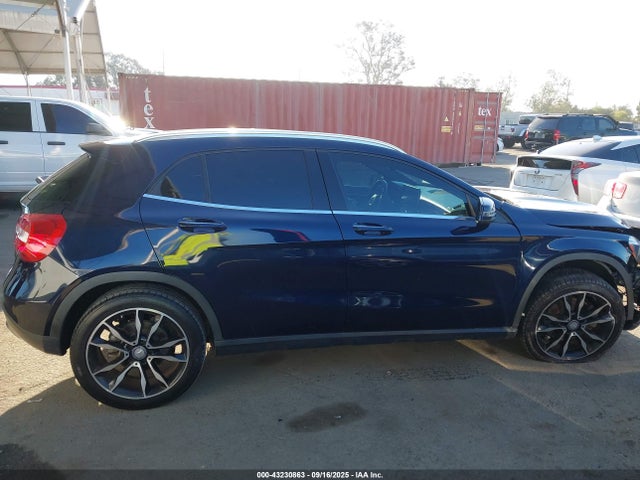 Mercedes-Benz m270 2017 WDCTG4EB3HJ301243 Image 13