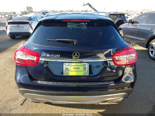 Mercedes-Benz m270 2017 WDCTG4EB3HJ301243 Image 16