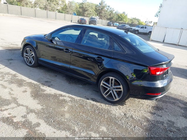 2017 AUDI A3 WAUAUGFF1H1044105 Photo 2