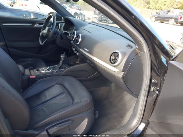2017 AUDI A3 WAUAUGFF1H1044105 Photo 4