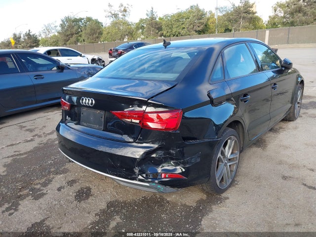 2017 AUDI A3 WAUAUGFF1H1044105 Photo 5