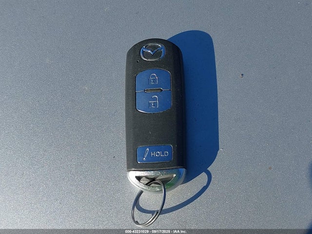 JM3KE4CY9G0631933 Mazda py