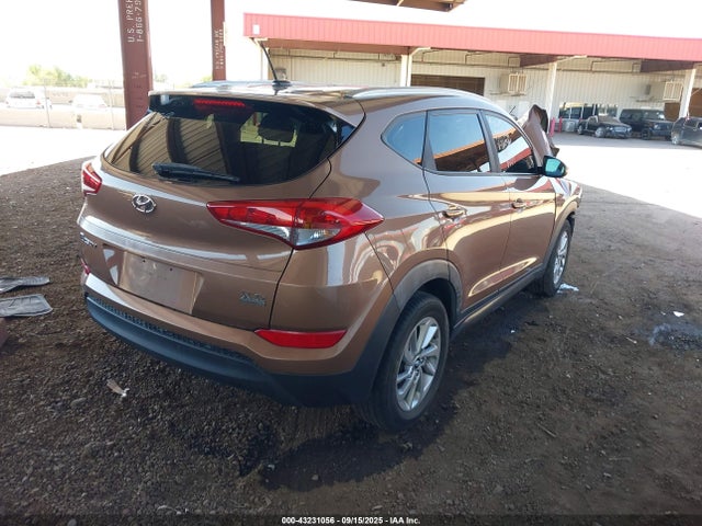KM8J33A48GU160561 Hyundai Tucson