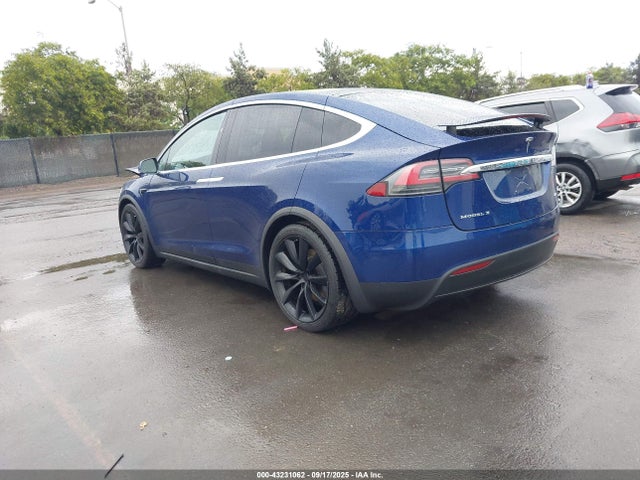 2017 TESLA MODEL X 5YJXCBE22HF053713 Photo 2