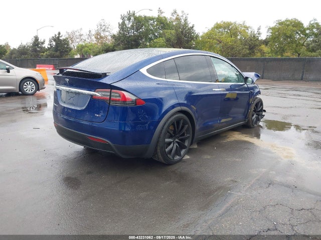 2017 TESLA MODEL X 5YJXCBE22HF053713 Photo 3
