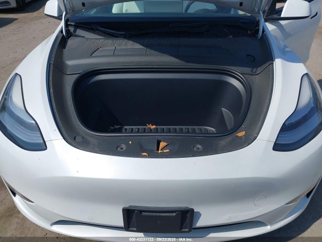 2023 TESLA MODEL Y 7SAYGAEE9PF590190 Photo 9