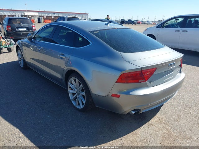 2014 AUDI A7 WAUWGAFC9EN074652 Photo 2
