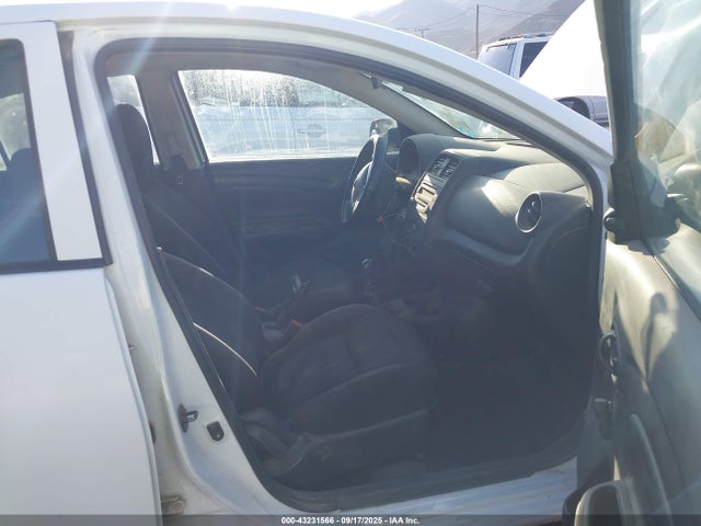 3N1CN7AP0FL906831 Nissan 2015