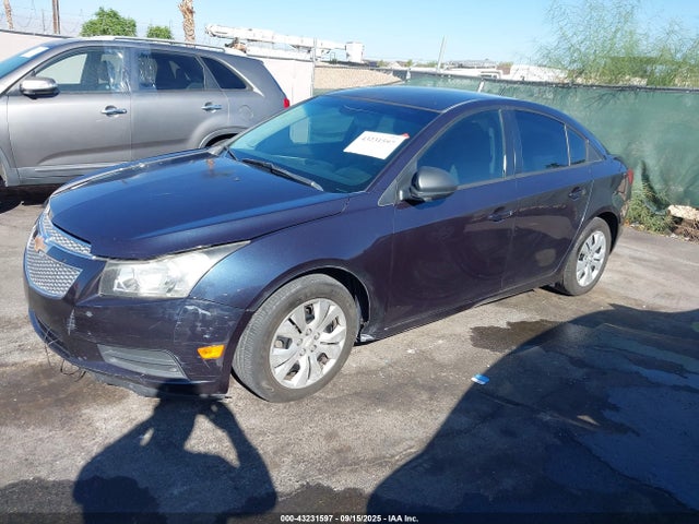 Chevrolet luw 2014 1G1PA5SH5E7226912 Image 2