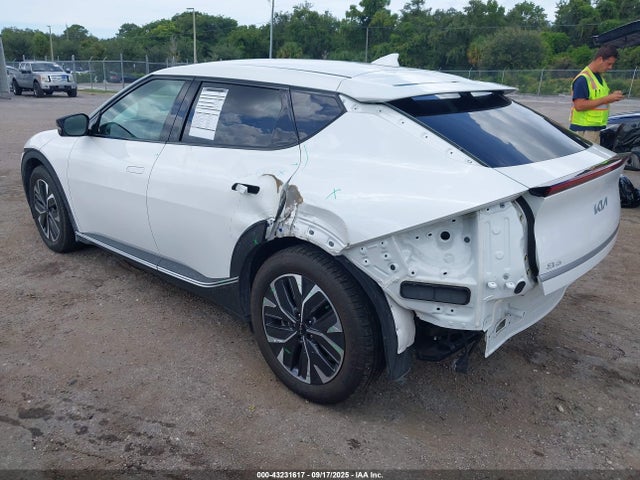 KIA EV6 2024 KNDC3DLC7R5209740 Image 3