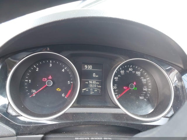 3VWLA7AJ4FM264853 Volkswagen 2015