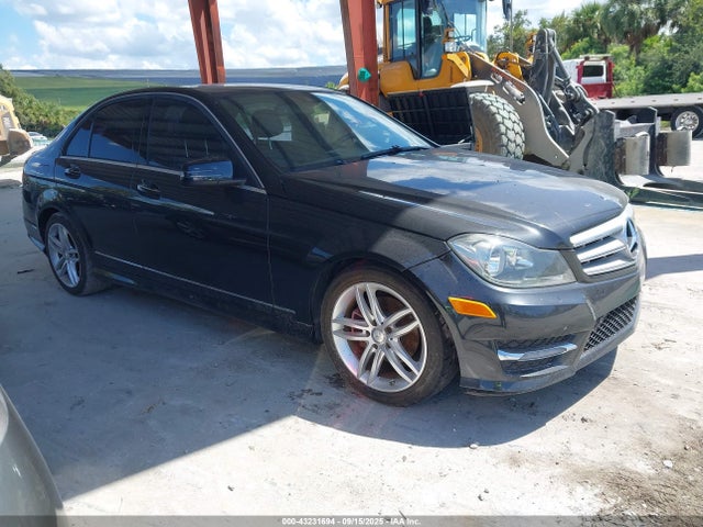 2013 Mercedes-benz C 250 Sport მანქანა იყიდება აუქციონზე, vin: WDDGF4HB3DR248499, აუქციონის ნომერი: 43231694