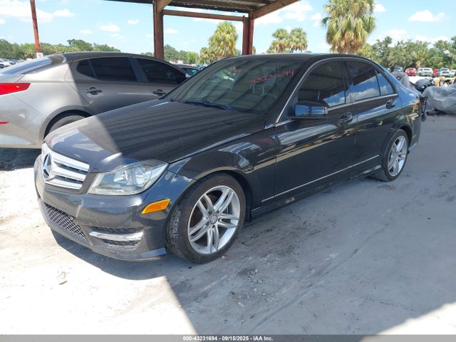 2013 Mercedes-benz C 250 Sport მანქანა იყიდება აუქციონზე, vin: WDDGF4HB3DR248499, აუქციონის ნომერი: 43231694
