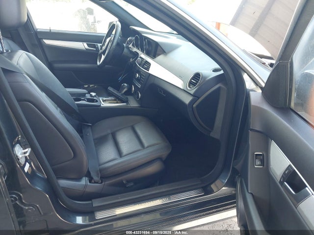 2013 Mercedes-benz C 250 Sport მანქანა იყიდება აუქციონზე, vin: WDDGF4HB3DR248499, აუქციონის ნომერი: 43231694