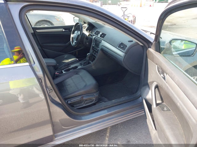 Volkswagen 2014 2014 1VWBS7A35EC100246 Image 5