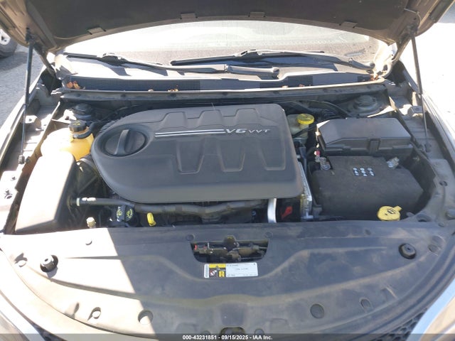 1C3CCCCG3FN573327 Chrysler 200