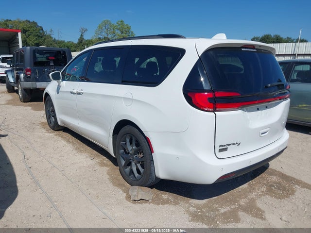 2021 CHRYSLER PACIFICA 2C4RC1BG6MR572202 Photo 2