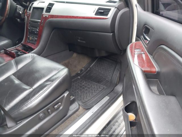 2008 CADILLAC ESCALADE 1GYFK63818R131383 Photo 4