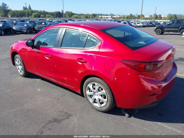 2018 MAZDA MAZDA3 3MZBN1U71JM276464 Photo 2